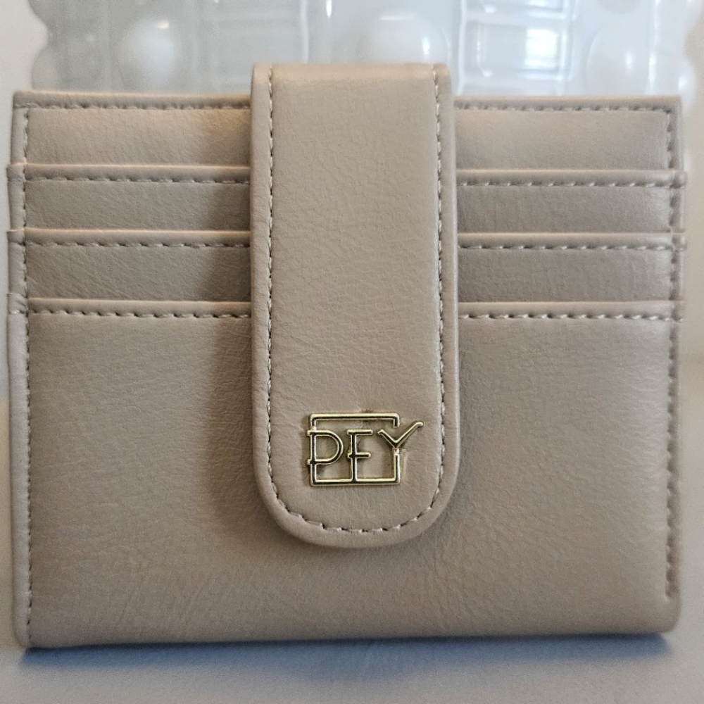 Small wallet/cardholder